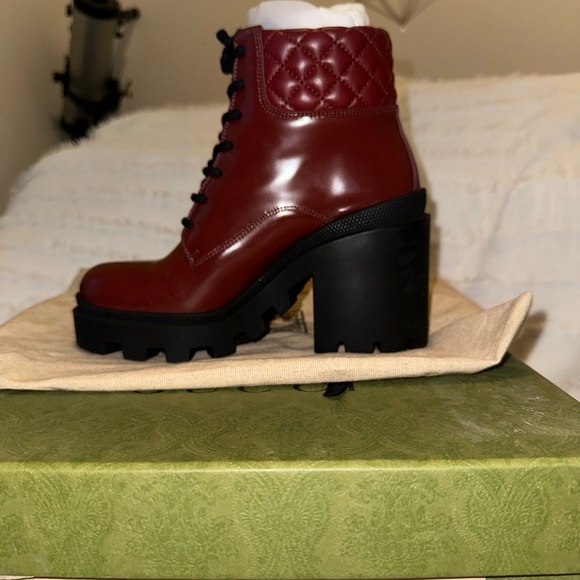 Size 36+. US 6.5. Garnett GUCCI boots. Wore them only once. - Picture 7 of 9